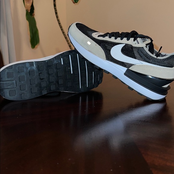 Nike Wafle One Negro Kaki
